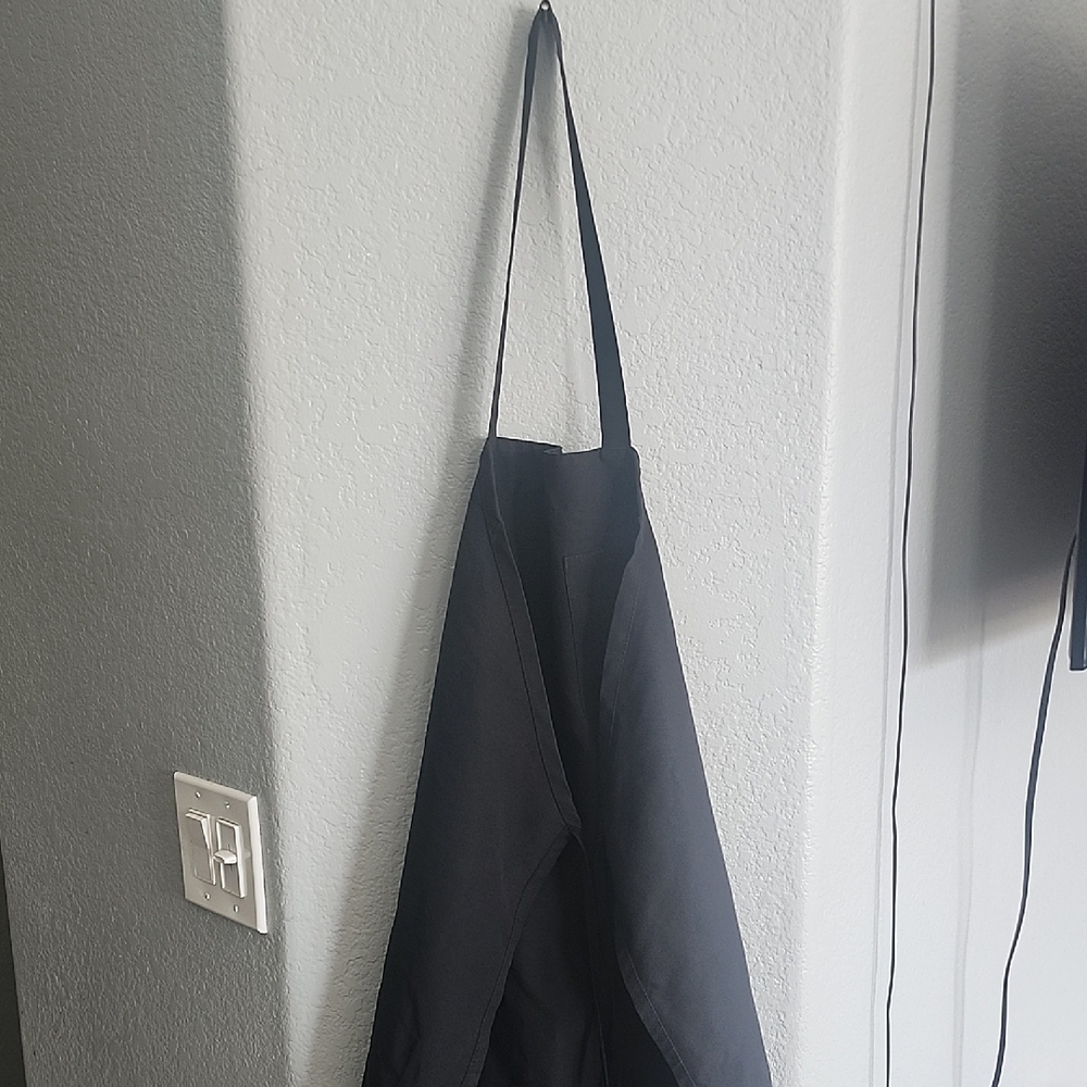 Bundle Of 6 Classic Black Bib Aprons With Front Pockets - Picture 3 of 3